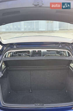 Хэтчбек Volkswagen Golf 2005 в 