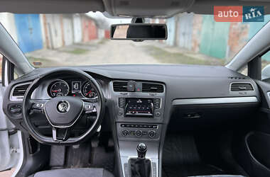 Хетчбек Volkswagen Golf 2015 в Хмельницькому