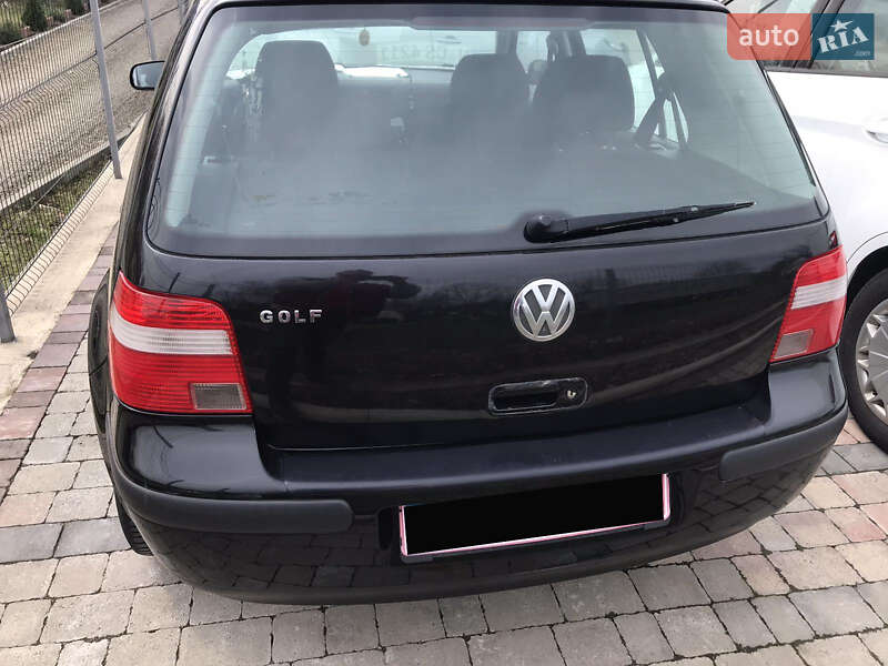 Хетчбек Volkswagen Golf 2003 в Снятині