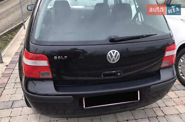 Хэтчбек Volkswagen Golf 2003 в 