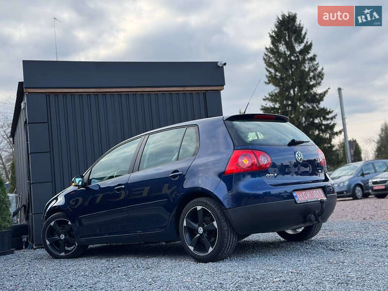 Хетчбек Volkswagen Golf 2008 в Дрогобичі