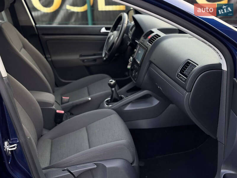 Хетчбек Volkswagen Golf 2008 в Дрогобичі
