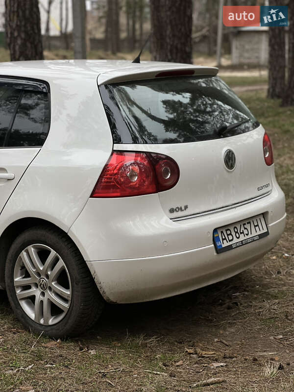 Хэтчбек Volkswagen Golf 2008 в Чернигове