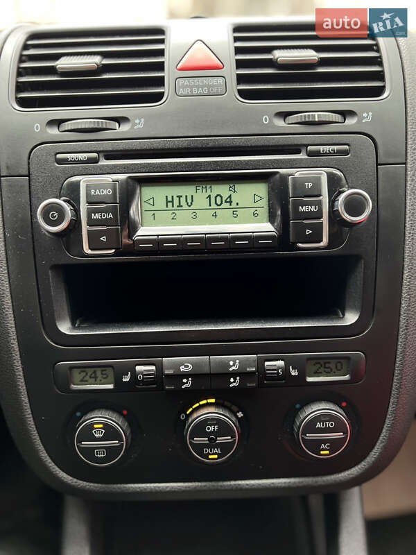 Хэтчбек Volkswagen Golf 2008 в Чернигове