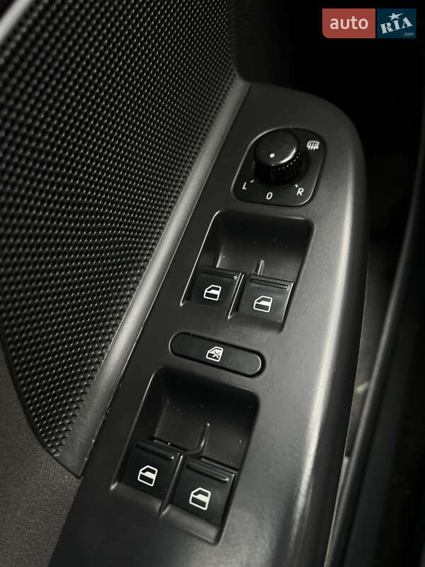 Хэтчбек Volkswagen Golf 2008 в Чернигове