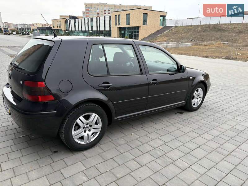 Хэтчбек Volkswagen Golf 2000 в Хмельницком