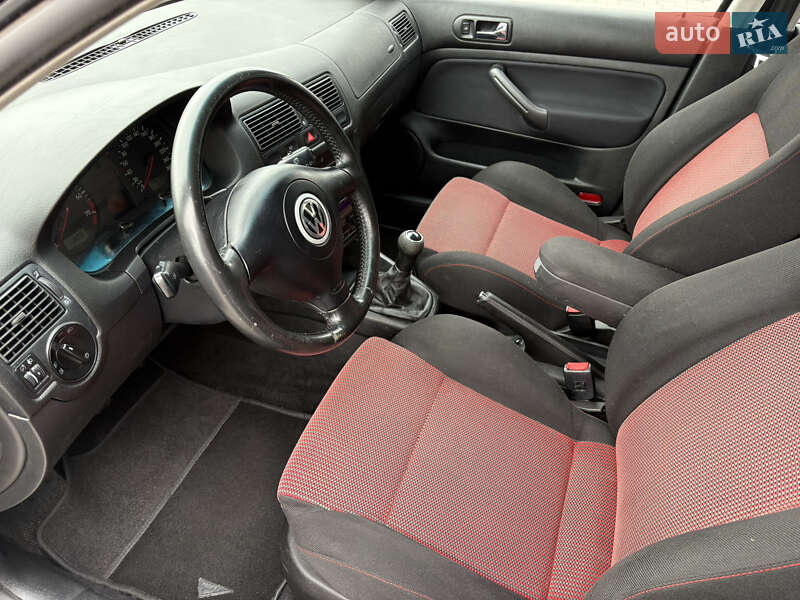 Хэтчбек Volkswagen Golf 2000 в Хмельницком
