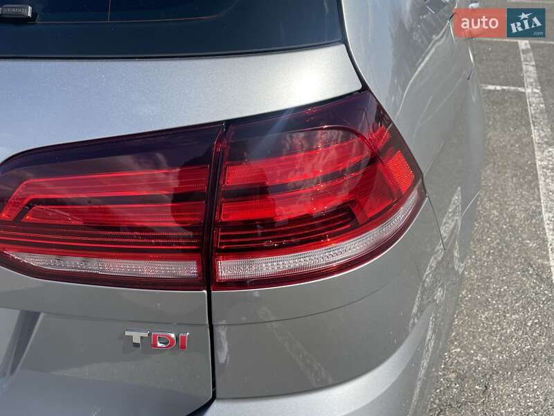Универсал Volkswagen Golf 2018 в Киеве