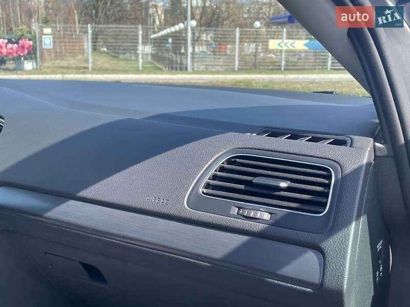 Универсал Volkswagen Golf 2018 в Киеве