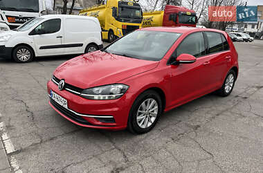 Хэтчбек Volkswagen Golf 2017 в 