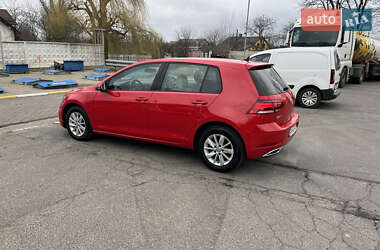 Хэтчбек Volkswagen Golf 2017 в 