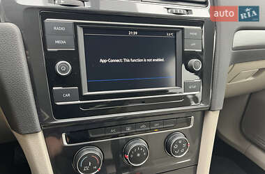 Хэтчбек Volkswagen Golf 2017 в 