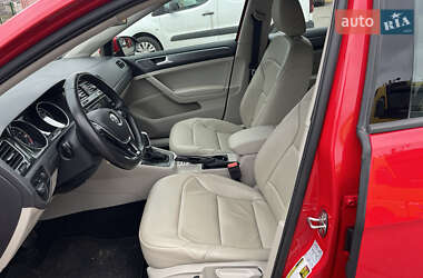 Хэтчбек Volkswagen Golf 2017 в 