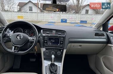 Хэтчбек Volkswagen Golf 2017 в 