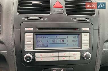 Хэтчбек Volkswagen Golf 2006 в 