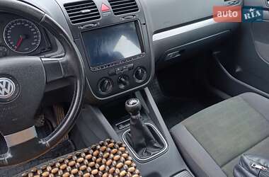 Хетчбек Volkswagen Golf 2007 в 
