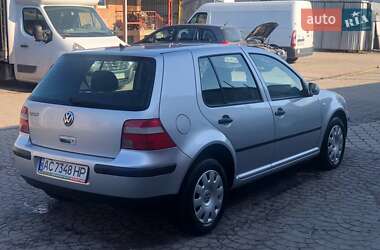 Хэтчбек Volkswagen Golf 2002 в 