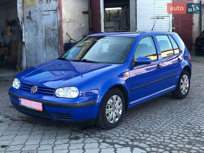 Хэтчбек Volkswagen Golf 1999 в 