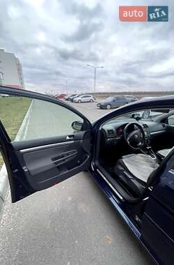 Хэтчбек Volkswagen Golf 2006 в 