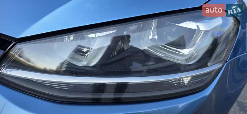 Хэтчбек Volkswagen Golf 2013 в Киеве