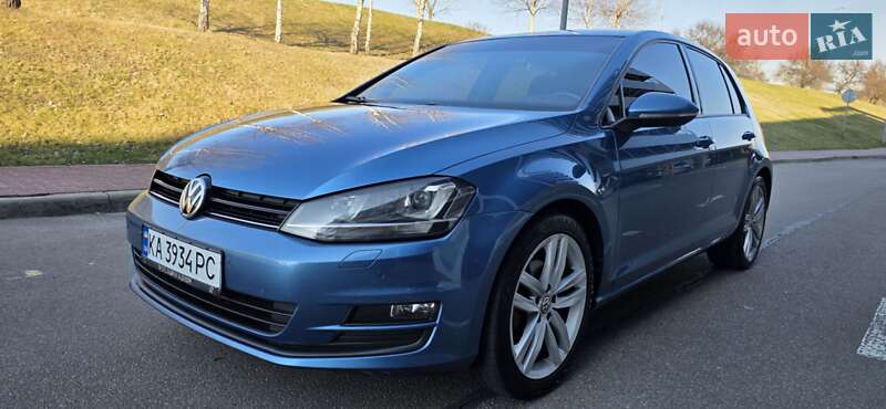Хэтчбек Volkswagen Golf 2013 в Киеве