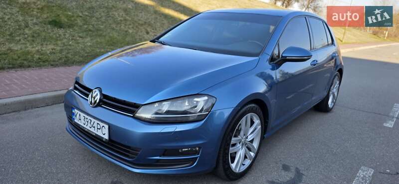 Хэтчбек Volkswagen Golf 2013 в Киеве