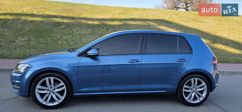 Хэтчбек Volkswagen Golf 2013 в Киеве