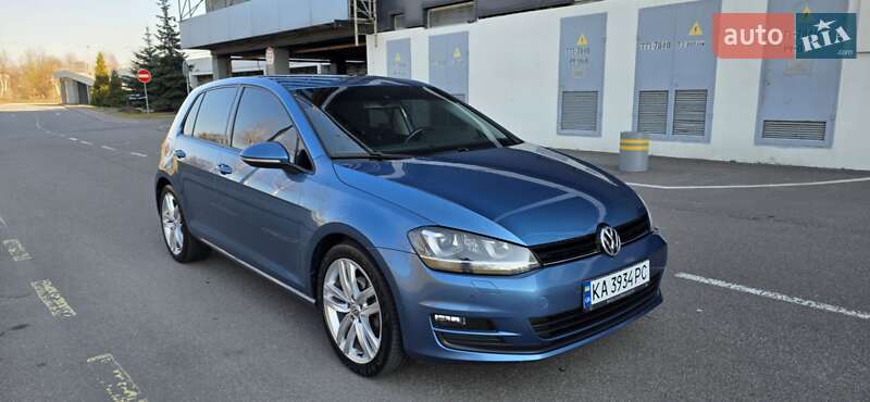 Хэтчбек Volkswagen Golf 2013 в Киеве