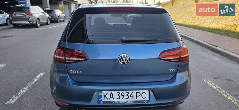 Хэтчбек Volkswagen Golf 2013 в Киеве