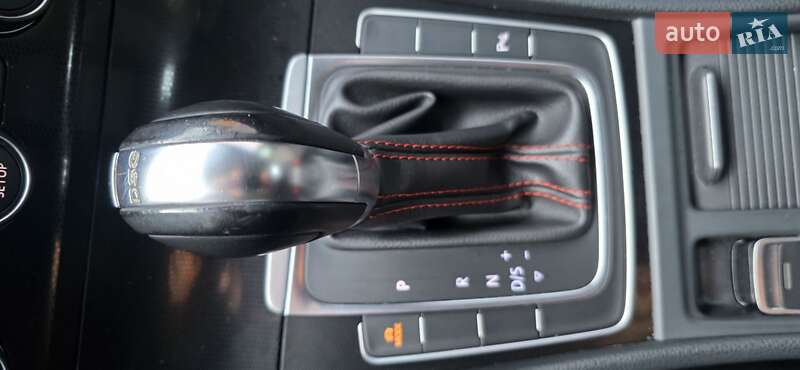 Хэтчбек Volkswagen Golf 2013 в Киеве