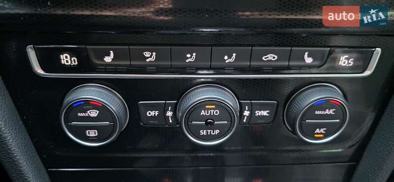Хэтчбек Volkswagen Golf 2013 в Киеве