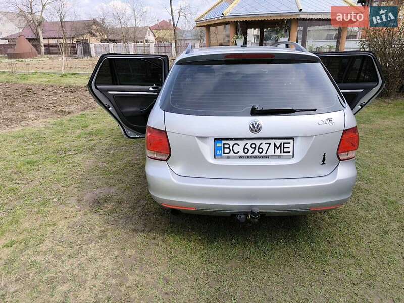 Универсал Volkswagen Golf 2012 в Львове