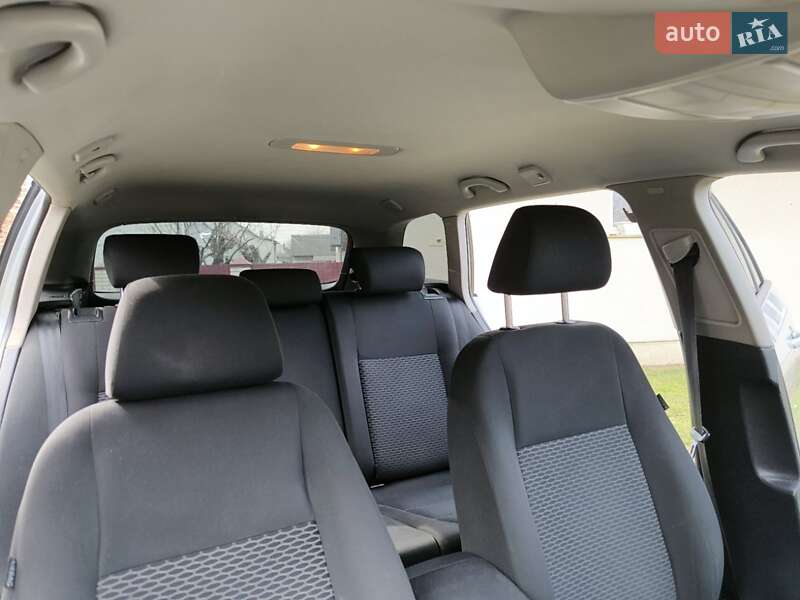 Универсал Volkswagen Golf 2012 в Львове