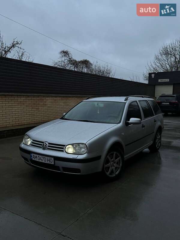 Універсал Volkswagen Golf 2000 в 