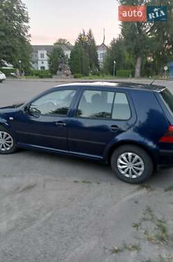 Хэтчбек Volkswagen Golf 2002 в Корсуне-Шевченковском