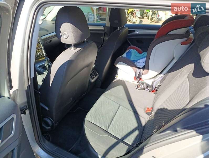 Універсал Volkswagen Golf 2018 в Пустомитах