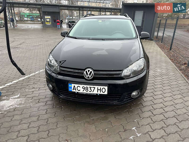 Універсал Volkswagen Golf 2010 в Луцьку