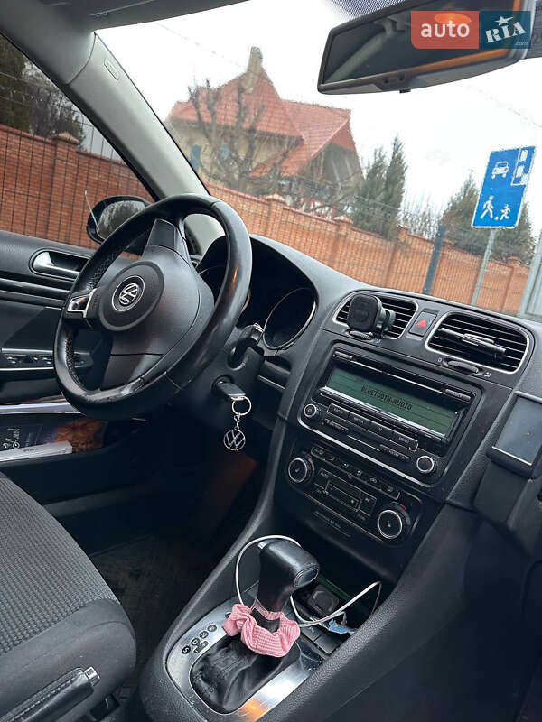 Універсал Volkswagen Golf 2010 в Луцьку