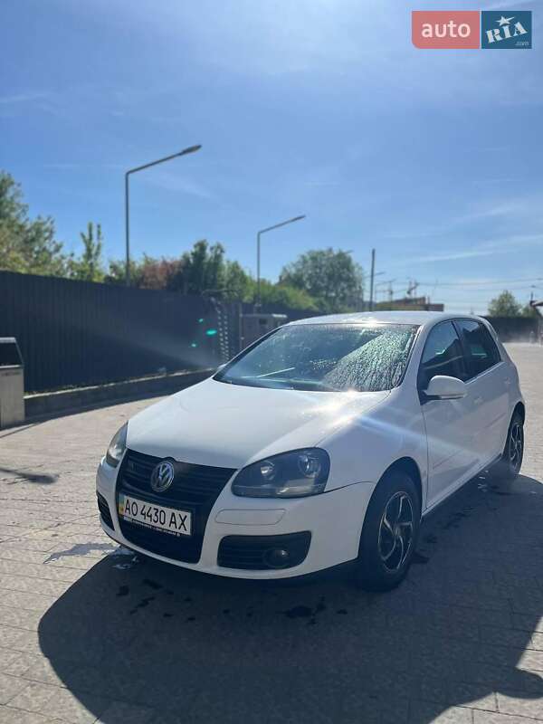 Хетчбек Volkswagen Golf 2008 в Ужгороді