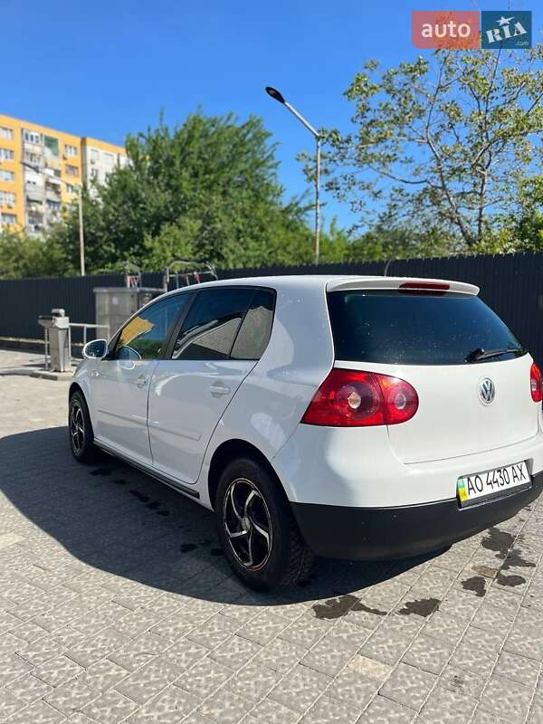 Хетчбек Volkswagen Golf 2008 в Ужгороді