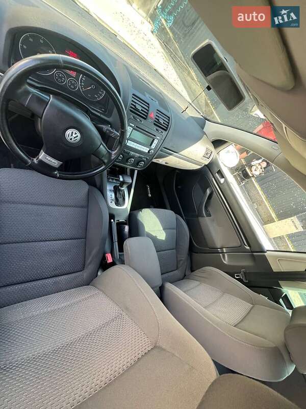 Хетчбек Volkswagen Golf 2008 в Ужгороді