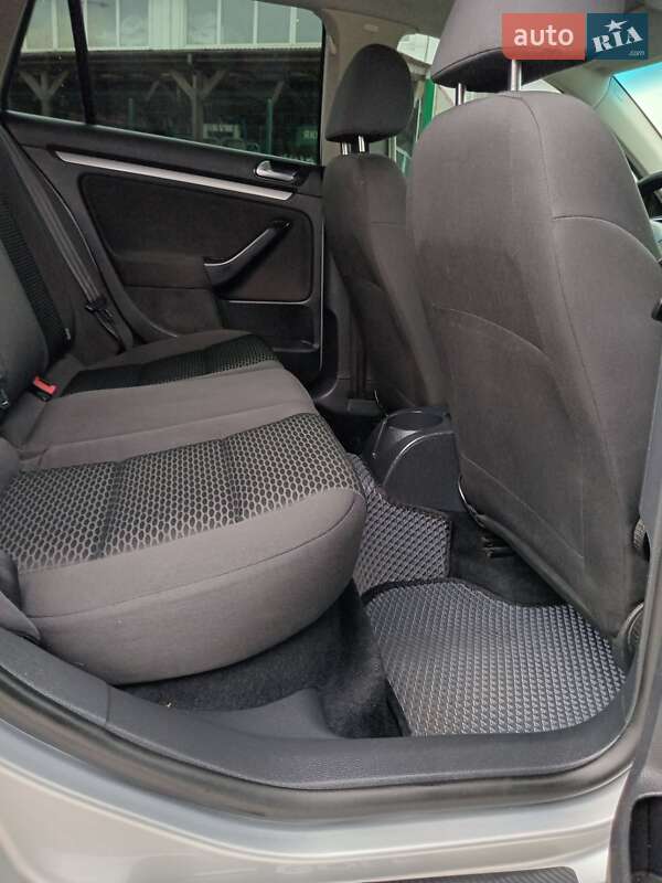 Універсал Volkswagen Golf 2011 в Вознесенську