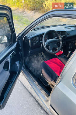 Хэтчбек Volkswagen Golf 1995 в 