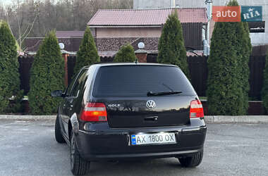 Хэтчбек Volkswagen Golf 2002 в 