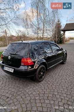 Хетчбек Volkswagen Golf 2001 в 