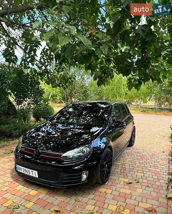 Хетчбек Volkswagen Golf 2013 в 