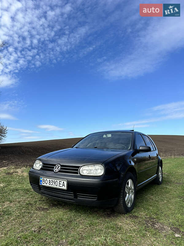 Хетчбек Volkswagen Golf 2000 в Тернополі