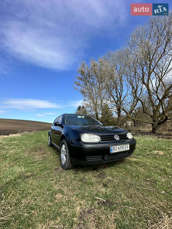 Хетчбек Volkswagen Golf 2000 в Тернополі