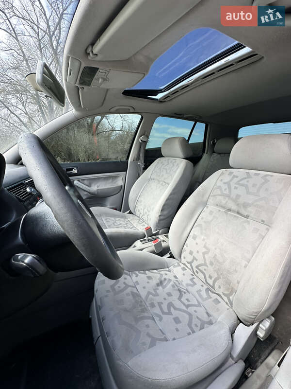 Хетчбек Volkswagen Golf 2000 в Тернополі