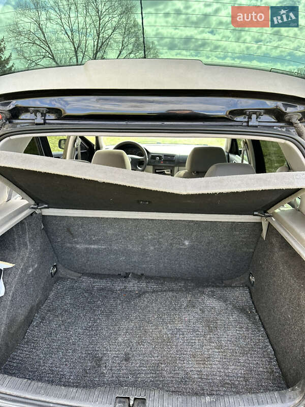 Хетчбек Volkswagen Golf 2000 в Тернополі